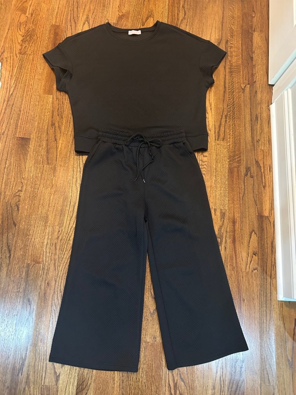 Women’s Black Wide-Leg Drawstring Pants and Top Set